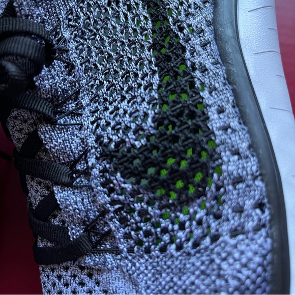 Nike Free Run Flyknit Oreo Sz 10 Black/White Shoes 942838-101** - Picture 4 of 6